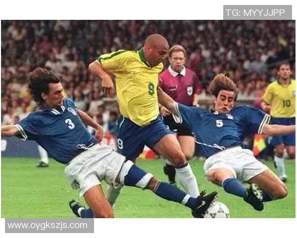 回顾2006年足球明星的辉煌瞬间与传奇故事