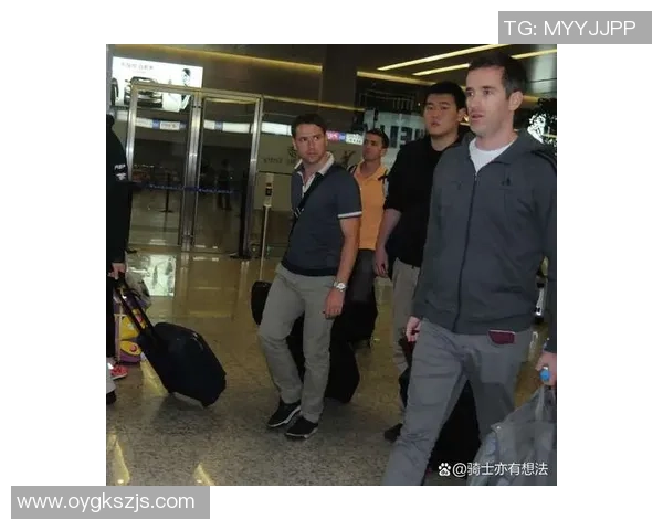 足球明星为球迷送上限量版裤子引发热议与期待